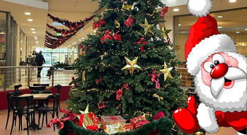 Weihnachtsmann und Weihnachtsbaum in der Fürstengalerie